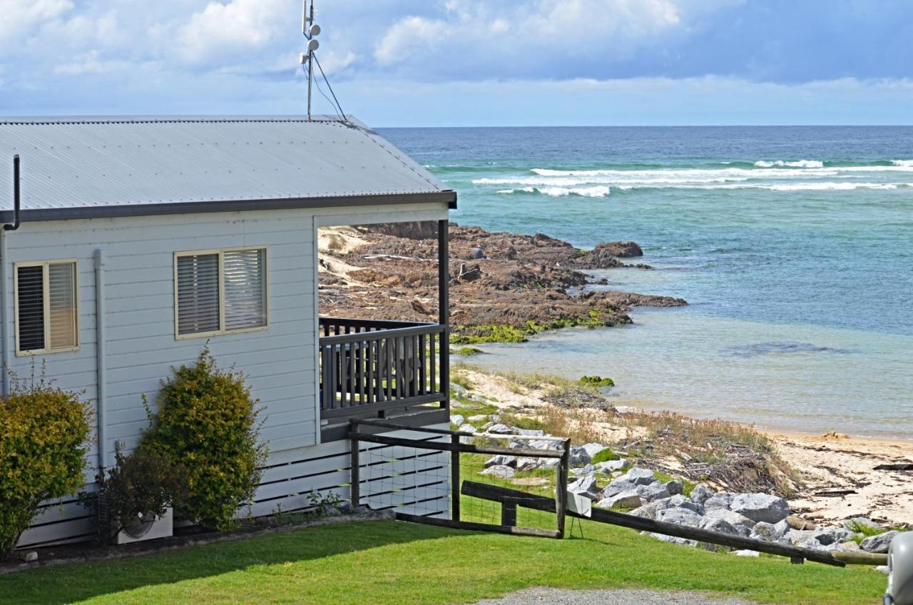 Tuross Beach Cabins & Campsites Tuross Heads Exteriör bild