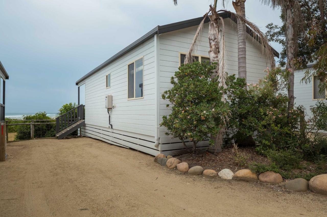 Tuross Beach Cabins & Campsites Tuross Heads Exteriör bild